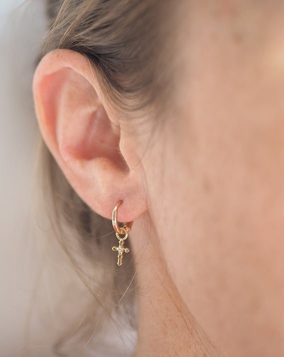 Six paires de boucles d'oreilles créoles pour épicer votre look