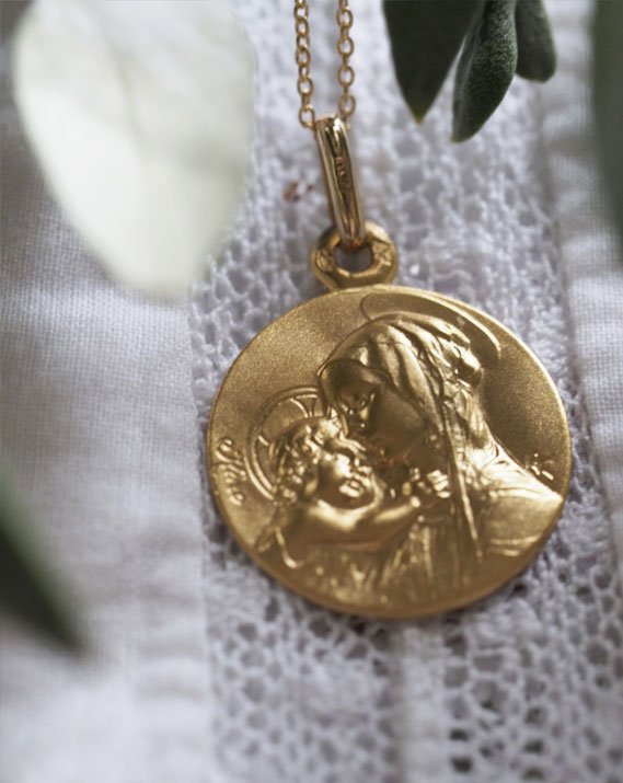 Médaille vierge à l'enfant | Or 18 carats