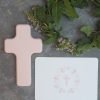Petite Croix rose dragée en bois 7 cm - Catho Rétro