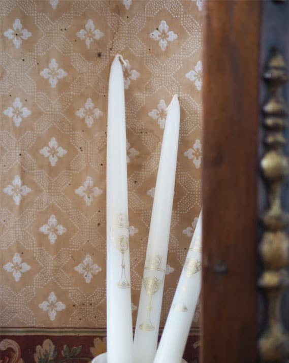 Bougie couleur ivoire avec motif Apparition de Lourdes - Lueur sacrée et  dévotion