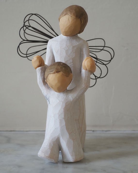 Figurine Ange Gardien protégeant l'enfant | Willow Tree