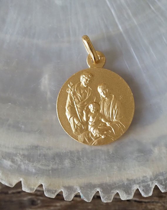 Médaille Sainte Famille Plaqué or
