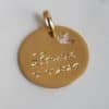 Médaille Colombe Ajourée personnalisable | Or 18 carats ©Catho Rétro