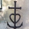 Croix de Camargue en fonte vieilli
