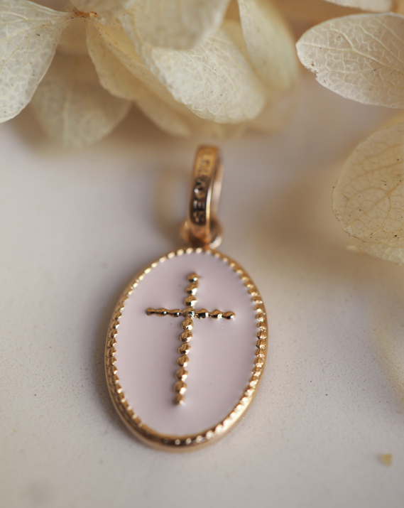Pendentif ovale croix émaillée