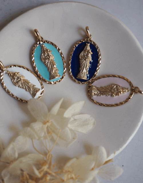Pendentif ovale vierge à l'enfant